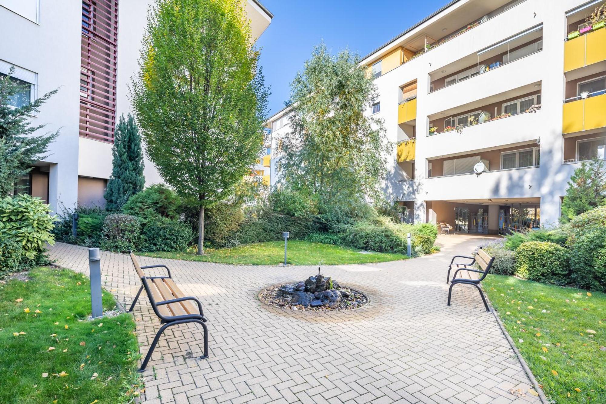 Cozy At Residential Area - Free Street Parking * Budapeste